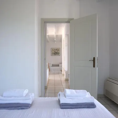 Island Living Isterni (Paros)